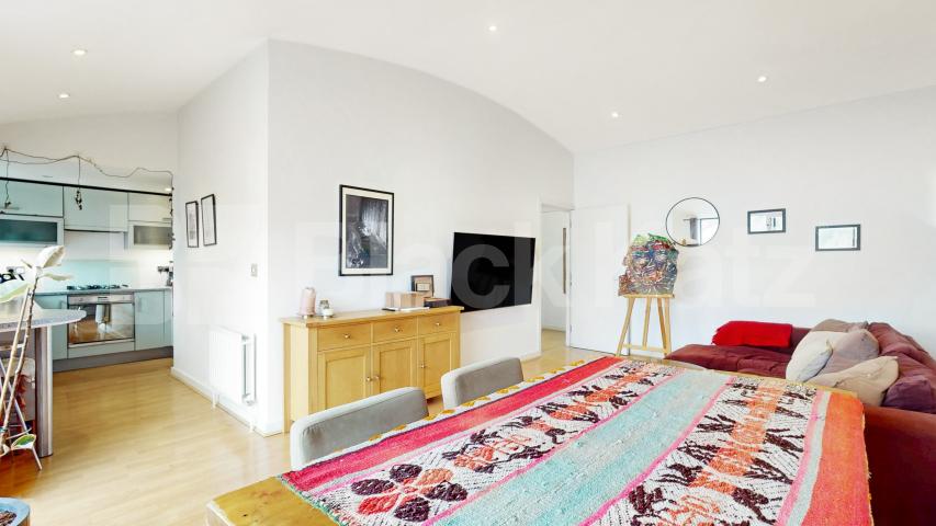 Spacious Two Double Apartment with Roof Terrace on Barnsbury Grove, N7 Barnsbury Grove, Barnsbury